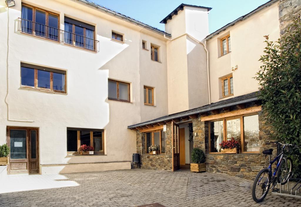 Alberg Anna Maria Janer Llivia Exterior foto