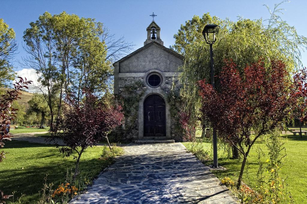 Alberg Anna Maria Janer Llivia Exterior foto